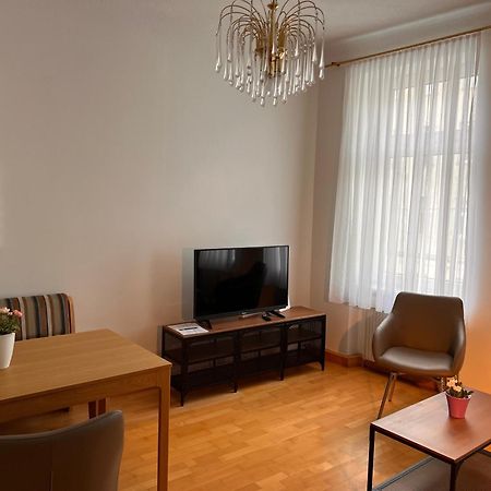 Studio & Apartments Near Reumannplatz Vienna Exterior photo