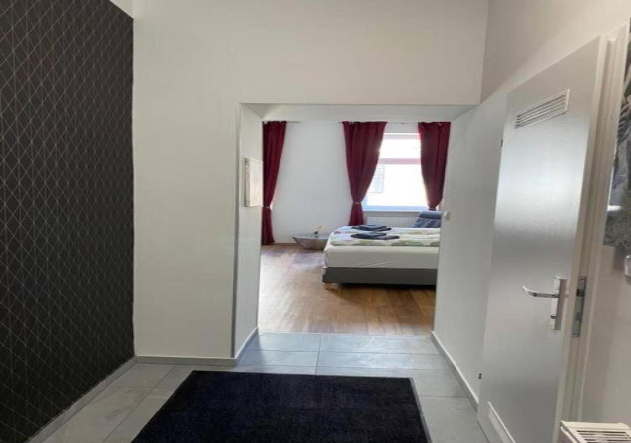 Studio & Apartments Near Reumannplatz Vienna Exterior photo